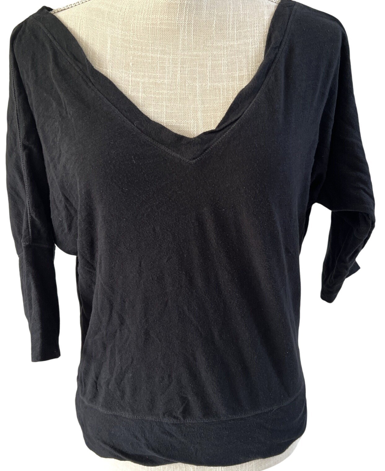 American Eagle Black V-Neck 3/4 Sleeve Tee for Women