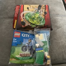LEGO Ninjago 70689 Lloyd Spinjitzu - Ninja-Training Kreisel + Lego City 30638