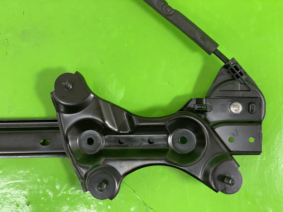LEXUS UX 250H FRONT WINDOW MOTOR REGULATOR DRIVER RIGHT OFFSIDE OSF 2019-2025 - Image 2 of 4