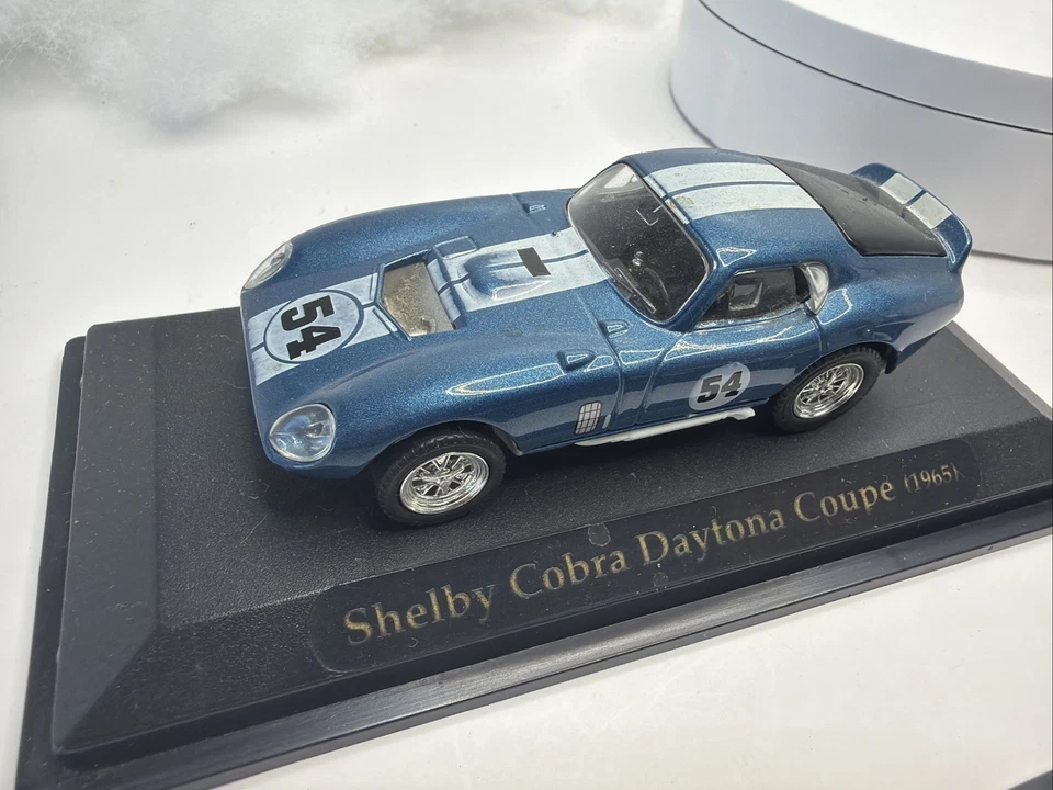 Cupé Shelby Cobra 427 1:64. Sobre base.  Coches modelo diecast 1964 1965 Foto 3 de 4
