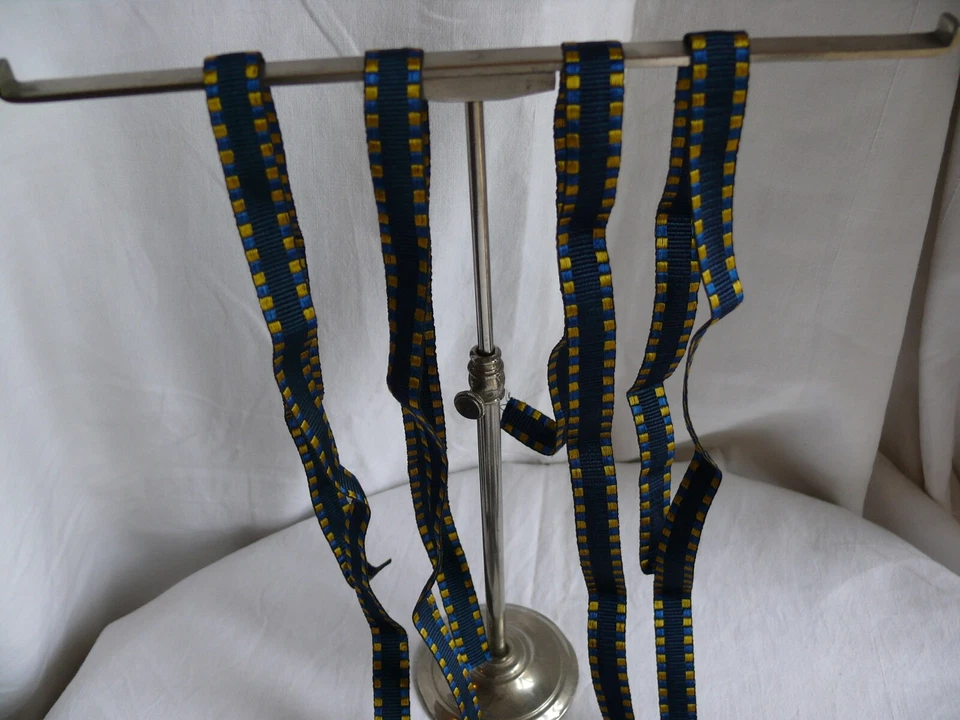 Ancien galon tissage soie passementerie 3,29 m en 4 métrages - Photo 3/4