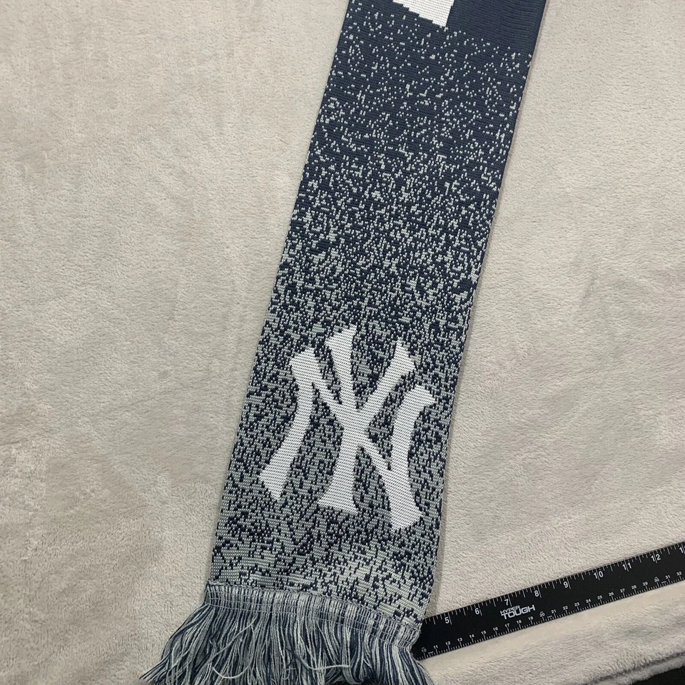 Bufanda para adultos de los Yankees de Nueva York FOCO Forever Collectibles 7"x66" Foto 2 de 4