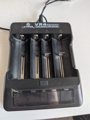 Xtar VP4 Multi-Function Li-Ion Battery LCD Charger   gebraucht, funktionsfähig