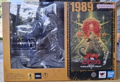 S.H.MonsterArts Godzilla 1989 Godzilla vs. Biollante Movie Graphic Plus figure
