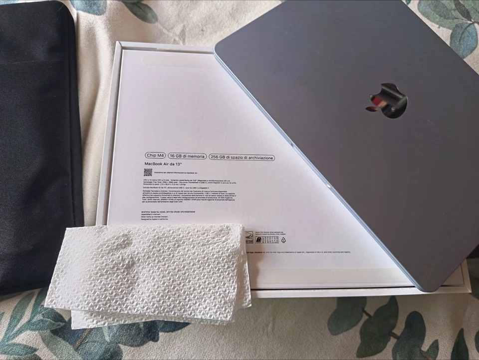 Apple MacBook Air 13" M4 · 16GB · 256GB, foto 4 di 5