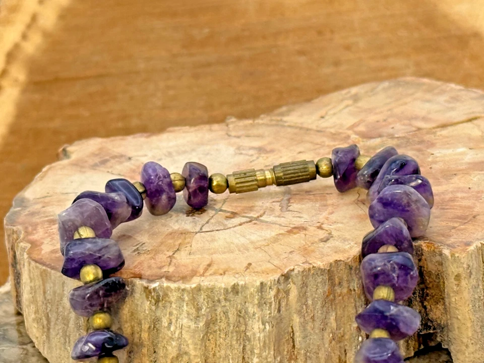 Vintage Nugget/Chip Amethyst w/gold bead accent Necklace 16"--2449.25 - Image 2 of 3