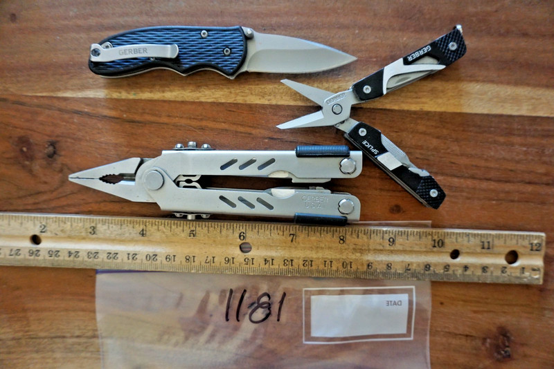 1181    3 Gerber items: multi-tools & pocket knife
