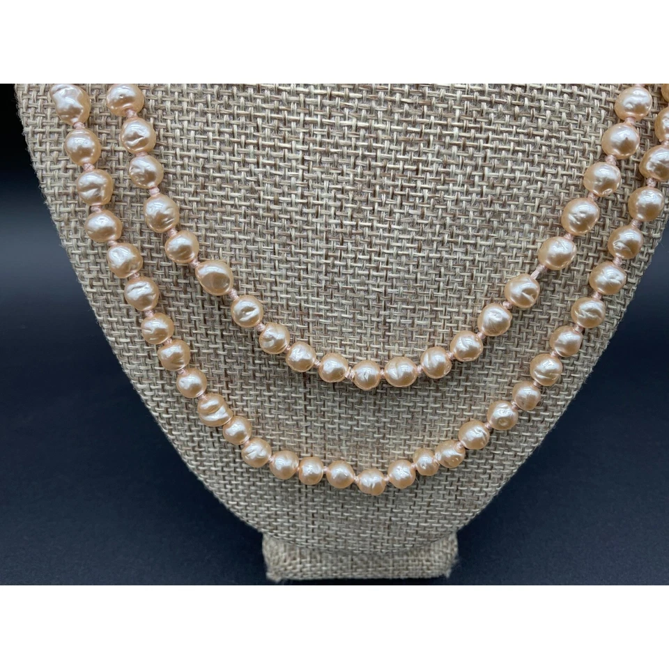 Collar de perlas de imitación vintage 38" - perlas barrocas anudadas a mano con cierre de oro Foto 3 de 4