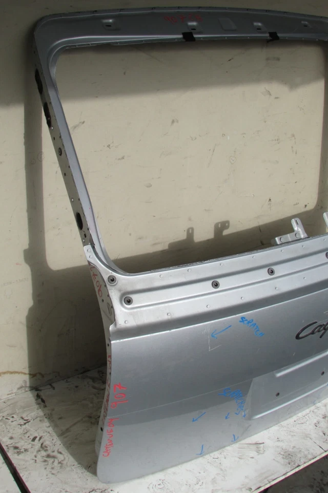 Porsche Cayenne S 2003-2004 tapa trasera superior maletero portón trasero plateado OEM Foto 3 de 4