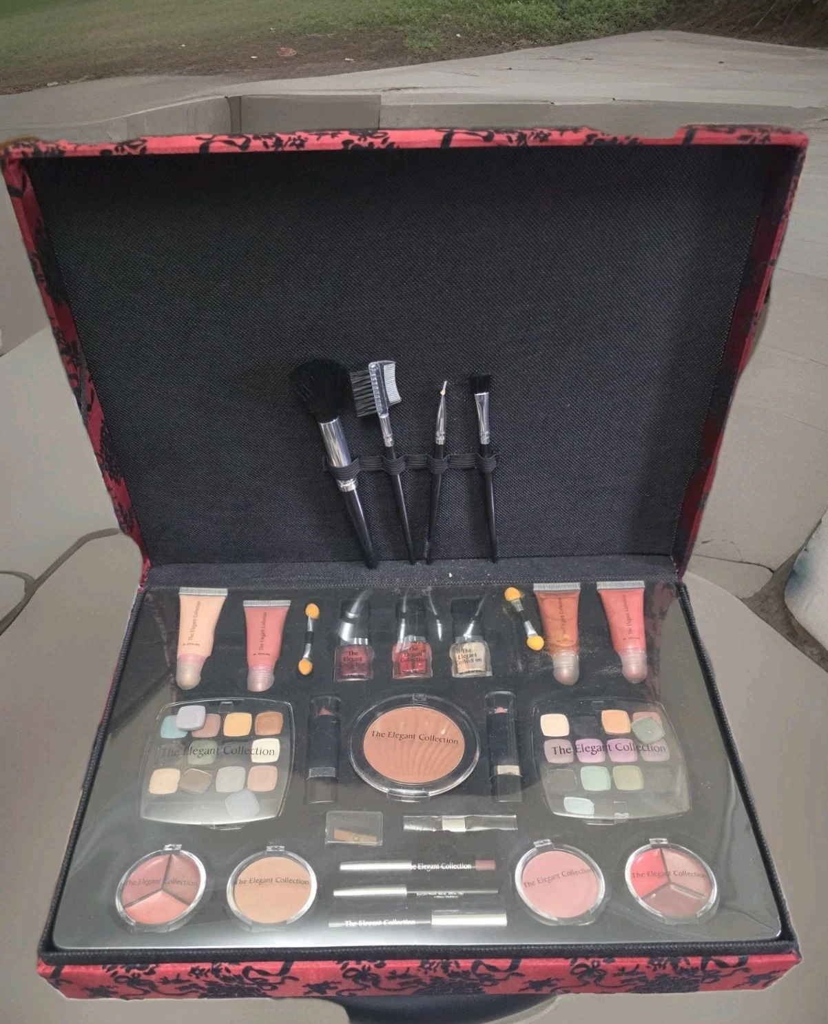 Timeless elegance collection 23 piece cosmetic kit in a keepsake box NEW