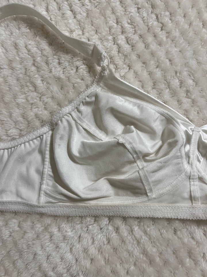 Just My Size Bra white color 40C  Full Figure RN15763 Nylon Blend GUC - Image 4 of 4