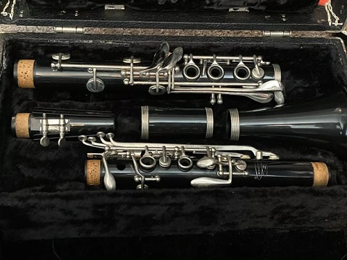 Vintage Buescher Aristocrat Clarinet w/ Original Hard Case & Fully Functioning - Picture 2 of 12
