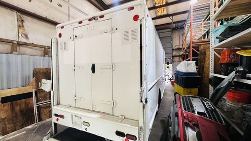 07-15 Freightliner Step Walk In Van MT45 MT55 Cummins 6.7 ECU ECM Mount Bracket - Picture 19 of 22