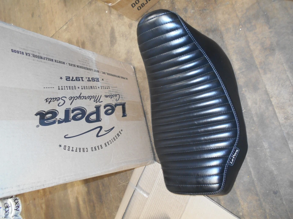 Le Pera - LK-357PT - Asiento individual Streaker, plisado Foto 2 de 4