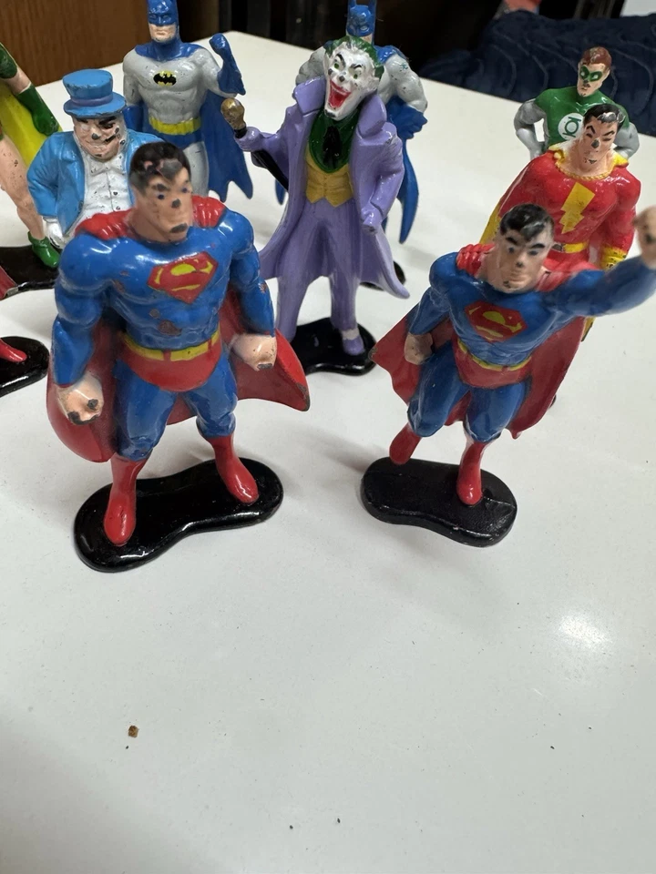 Lote de 10 bonecos Die-Cast da DC Comics (1990) – Batman, Superman, Coringa, Robin etc - Imagem 2 de 4