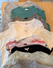 Women’s Bulk Clothing Lot Of 22 Items  Size 2XL Tops Multi Brands