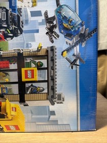 LEGO City 60097 City Square  New Sealed, Damaged box, 1683 Pieces,