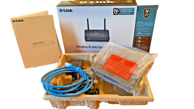 NEW! D-Link DIR-651 300 Mbps 4-Port Gigabit Wireless N Router