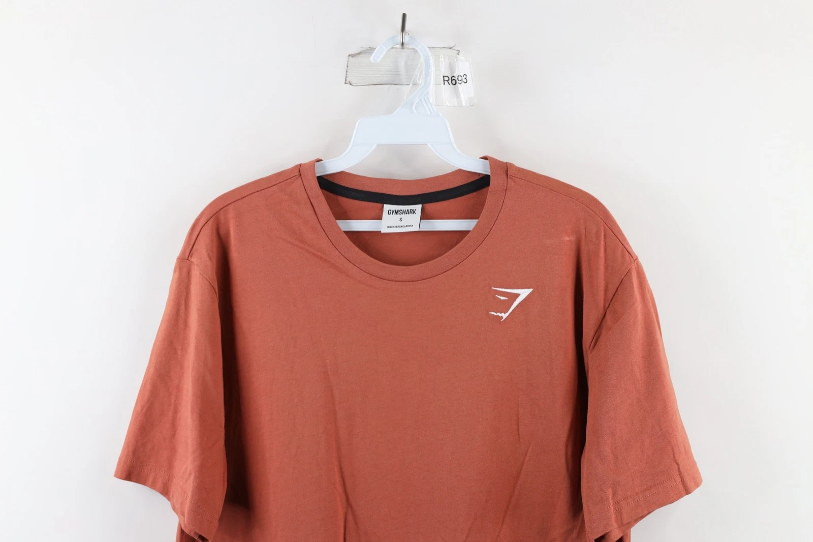 gymshark faded classic crest logo short sleeve shirt