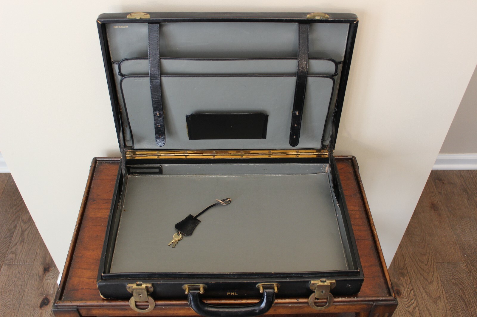 Vintage Mark Cross Black Leather Briefcase Hard Case Attache Bag Made