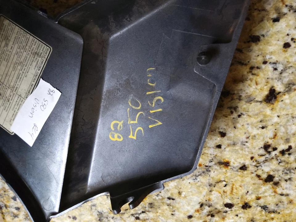 原始设备制造商 1982 年 82 雅马哈 Vision 550 XJ550 XJ550RJ 右侧保护套 RC4 — 第 4/4 张图片