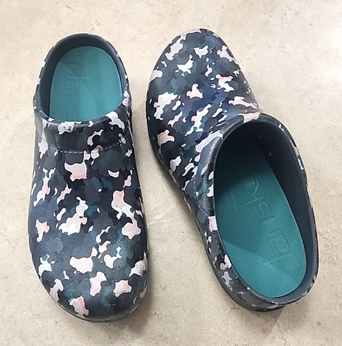 Dansko Kane Molded Clog Camo Women's Size 38  4145-989400