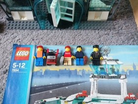 Lego City 7894 Airport Airport with Plane 100% Complete Figures Instructions
