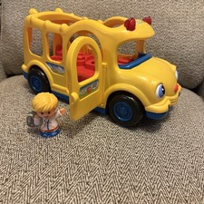 Fisher Price Little People Lil Movers School Bus One Rider 2005 Light Sound