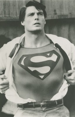 A06 A0687   Christopher Reeve Superman Iconic Reveal Movie Still