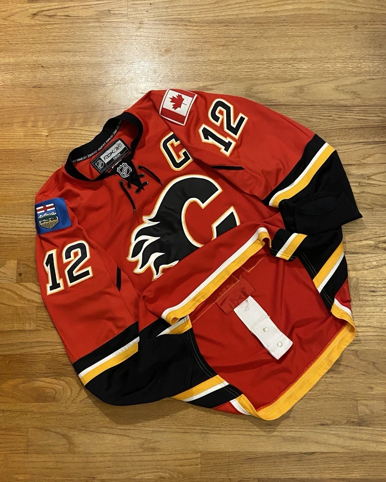 Camiseta deportiva de hockey auténtica vintage Jarome Iginla Calgary Flames Foto 2 de 4