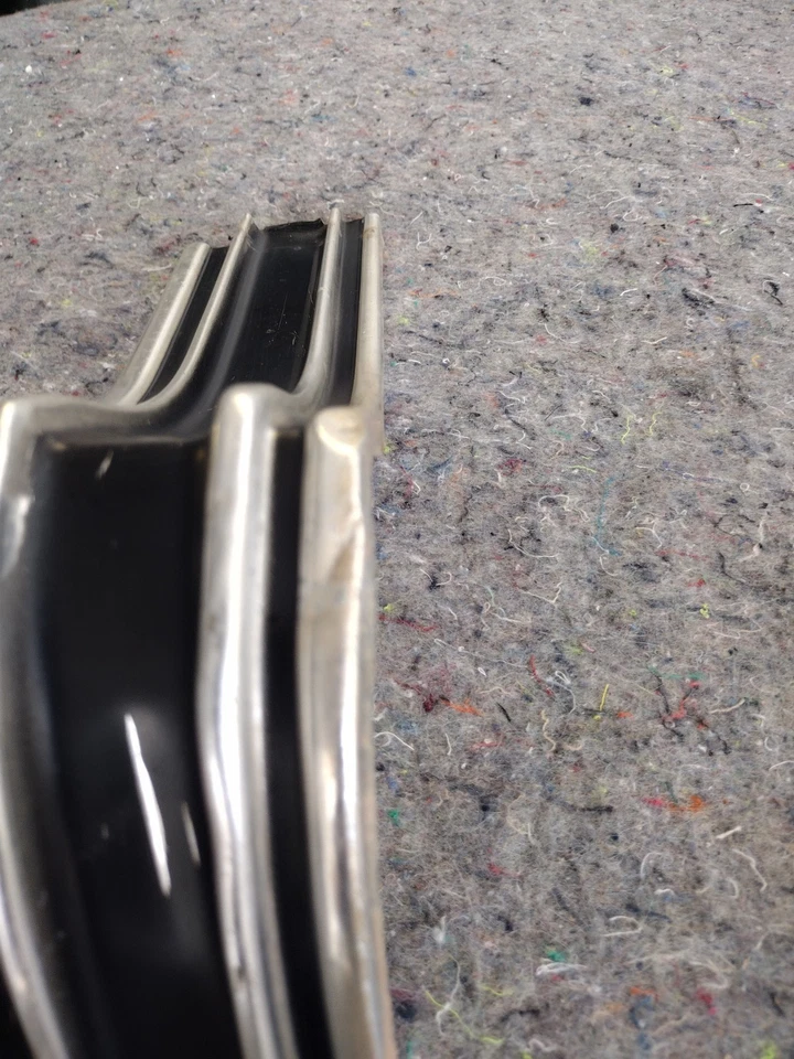 Chevy Impala 1965 moldura de extensión trasera L&R Foto 3 de 4