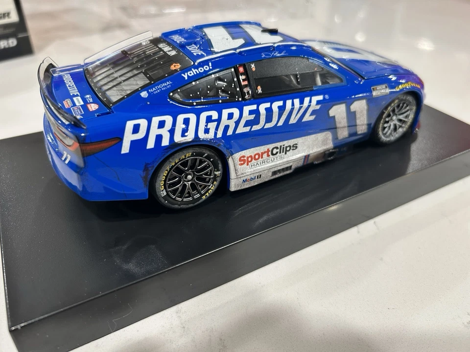 Denny Hamlin 2025 Martinsville Race Win 1-24 Nuevo Sin Abrir Foto 3 de 4