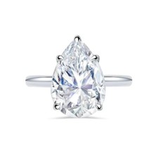 8.00 Carat Pear Shape G VS2 Diamond Ring Lab Grown IGI Certified Set in Platinum
