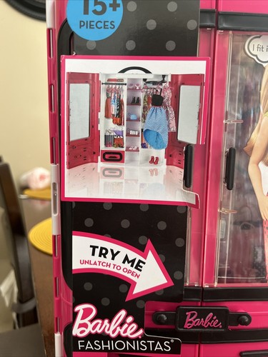 Barbie Fashionistas Ultimate Portable Closet - Pink - Picture 7 of 7
