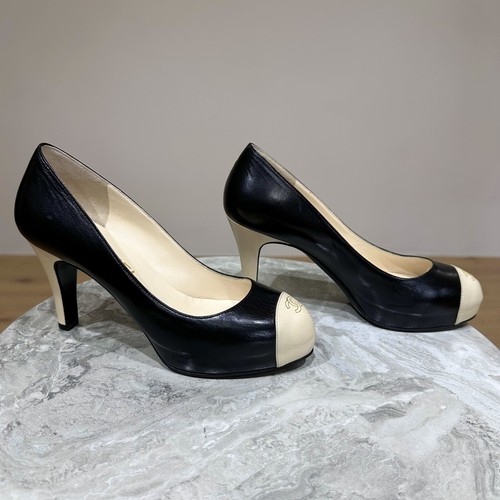 CHANEL CC Logo Cap Toe Black Beige Leather Heels Pumps Size 37 C - Picture 19 of 24