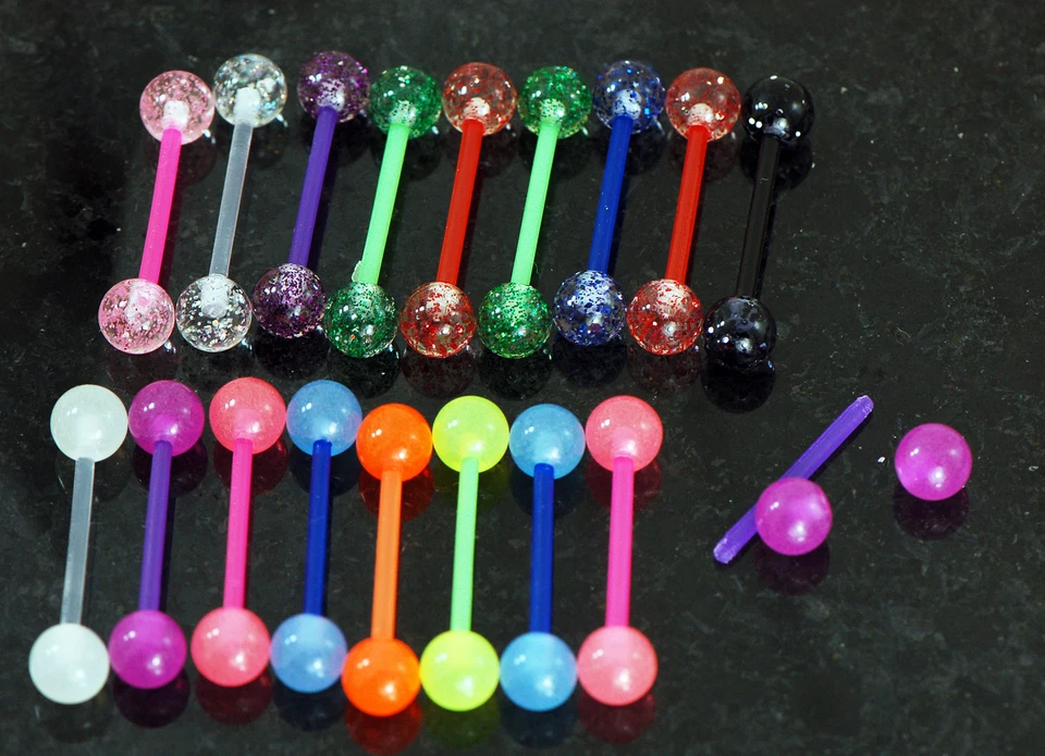 Mezcla de 20 piezas de barras de lengua bioflexibles que brillan en la oscuridad + brillo, anillos para pezones Foto 2 de 4