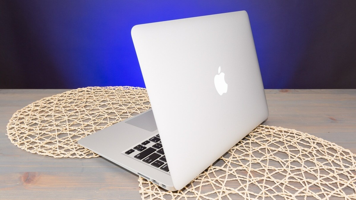 Apple 13