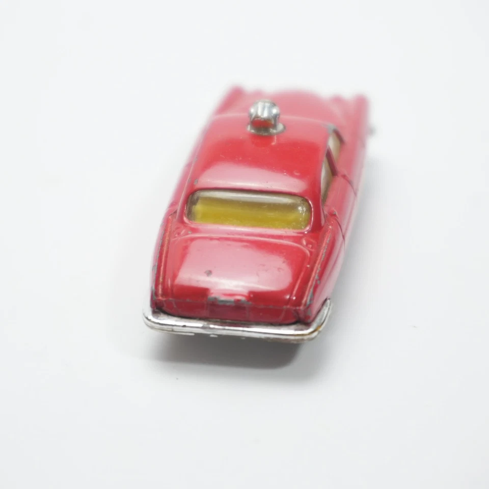 Vintage Husky Red Jaguar Mk 10 Fire Chief Car HO Diecast/Plastic - Image 4 of 4