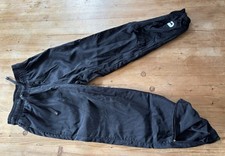 Spodnie treningowe Nike czarne rozmiar 122/128 jak nowe