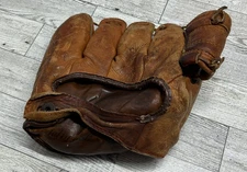 VTG J.C. Higgins Leather  Model # 1638  RHT Baseball Glove Sears Roebuck CO