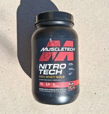 MuscleTech Nitro-Tech 100% Whey Gold protein "Double Rich Chocolate" flavor.