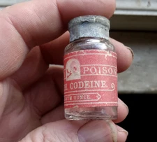 1880s POISON SULPH.CODEINE ORIGINAL LABEL HAND BLOWN CLEAR BOTTLE WITH CORK