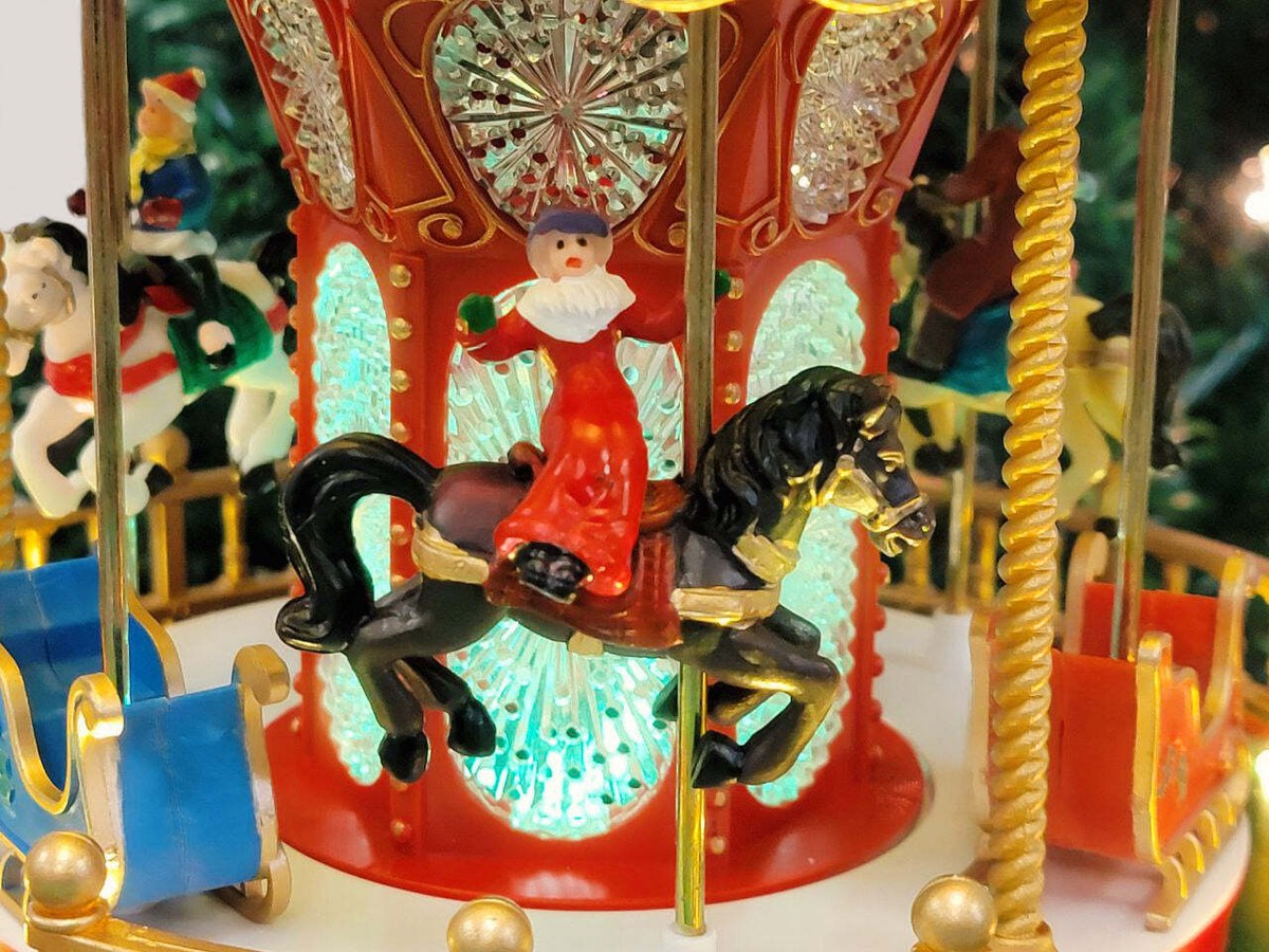 Wizardi Christmas Carousel Decoration. Christmas Village F07M4-11