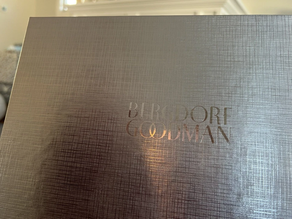 Incrível! Chapéu estilo boina Patricia Underwood 100% cashmere novo com etiquetas - Imagem 4 de 4