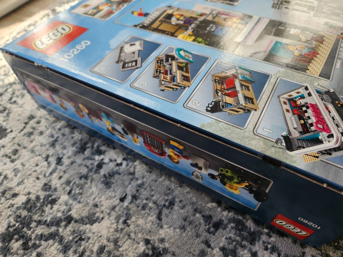 LEGO Creator Expert: Downtown Diner 10260 Brand New Fast