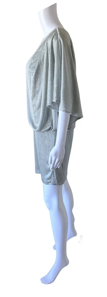 Mini Vestido Blusa de Fiesta JS BOUTIQUE Para Mujer Talla 8 Plateado Brillante Un Hombro Foto 3 de 4