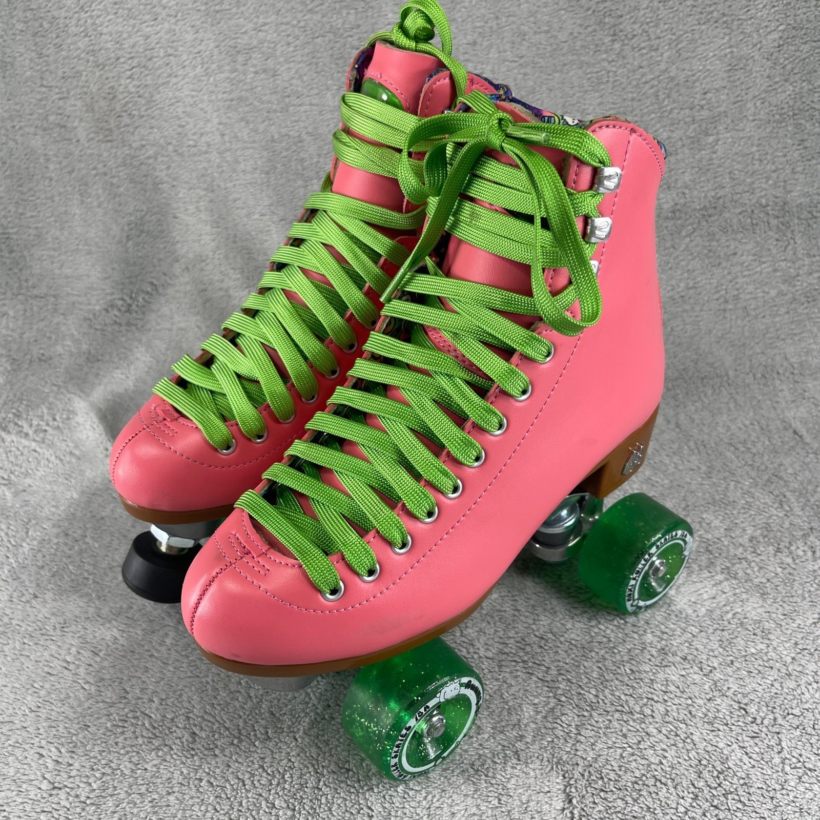 Women Moxi 6 Pink Beach Bunny Quad Skates Green Wheels Laces