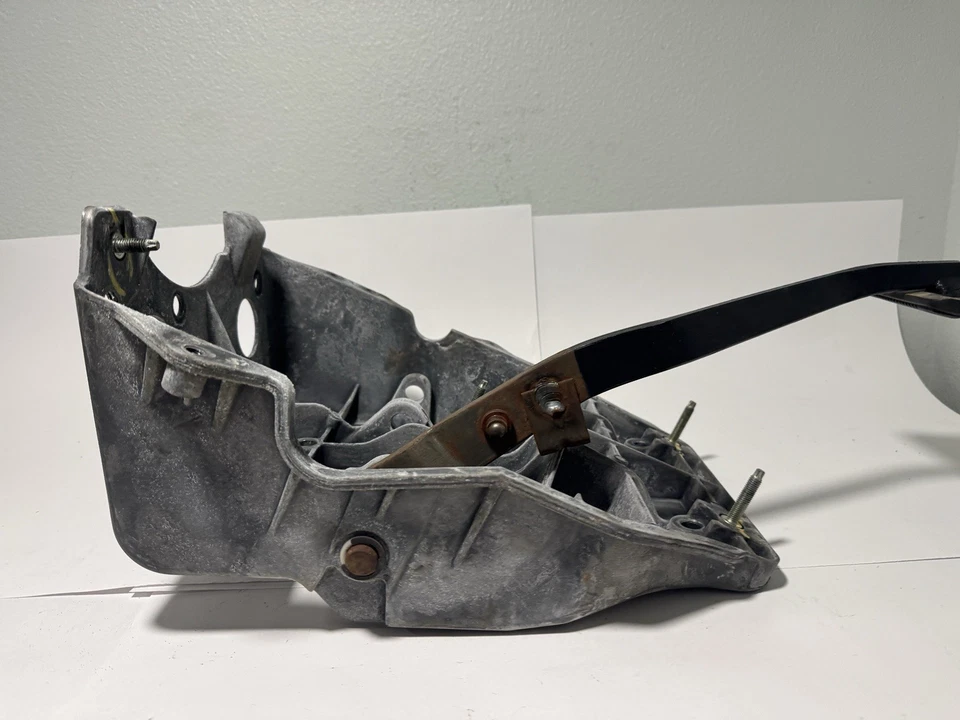 Dodge Ram 1500 2500 3500 2003-2005 montaje de pedal de freno OEM 55351190AC Foto 2 de 4