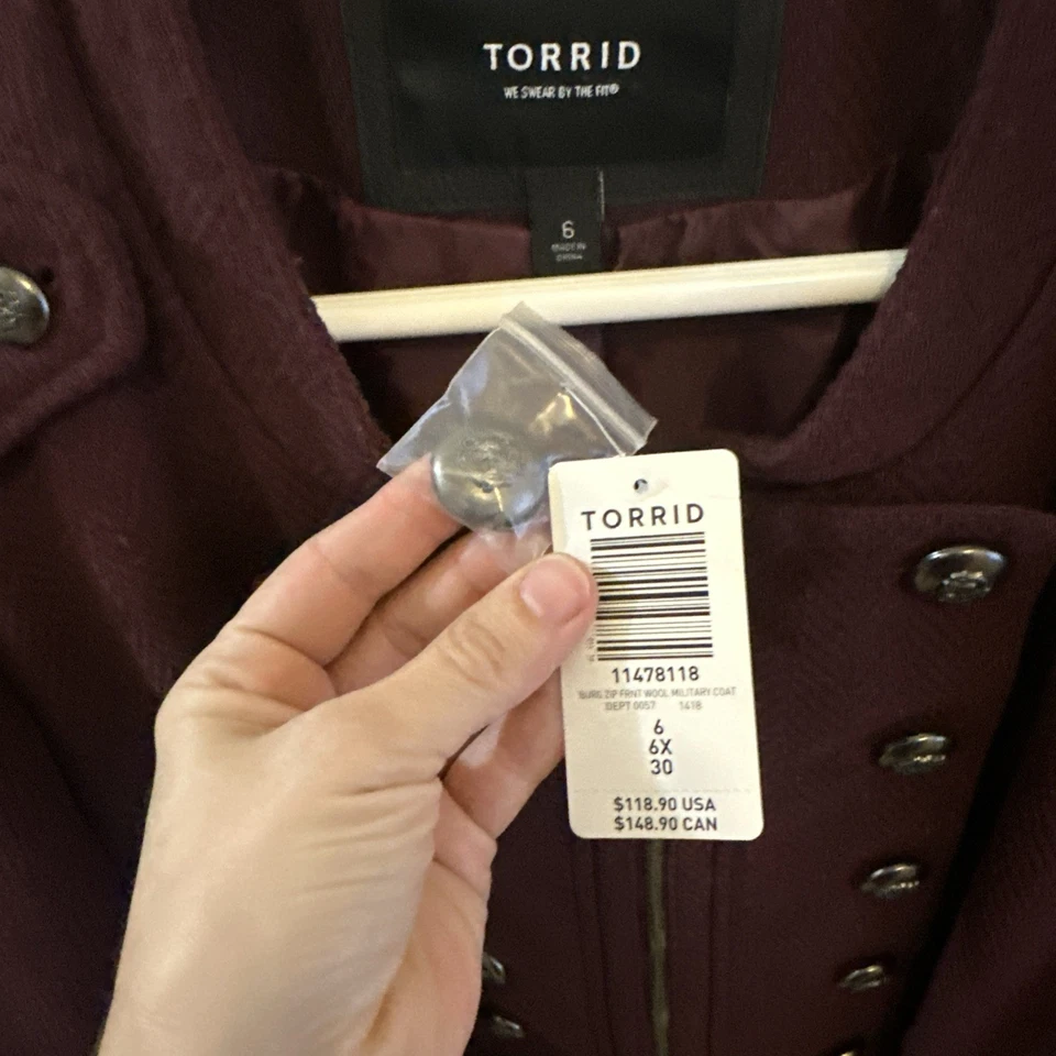 Nuevo con etiquetas Abrigo Largo Tórrido Talla 6 Estilo Militar Granate $118.90 Foto 2 de 4