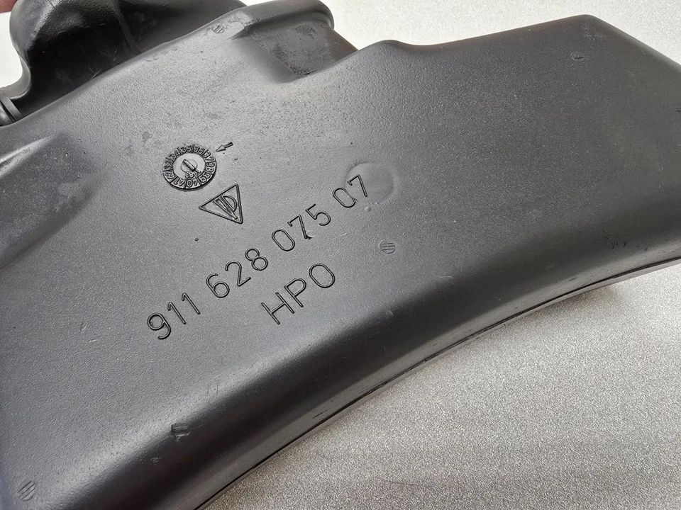 VERY NICE USED ORIGINAL PORSCHE 911 930 WINDSHIELD WASHER RESERVOIR BOTTLE TANK - Изображение 3 из 4